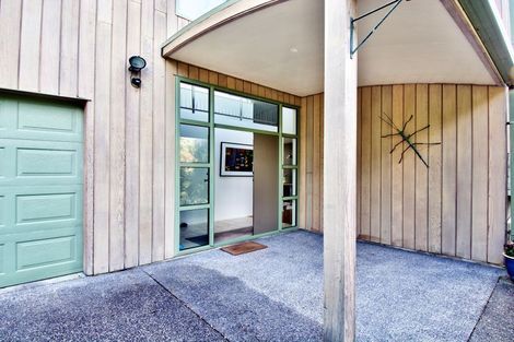 Photo of property in 11a Woodfern Crescent, Titirangi, Auckland, 0604