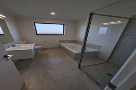 Photo of property in 8 Routeburn Lane, Karaka, Papakura, 2124