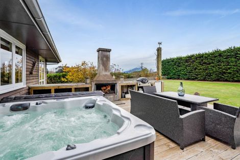 Photo of property in 5883 Mountain Road, Normanby, Hawera, 4673