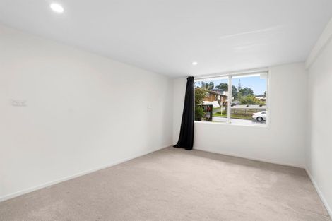 Photo of property in 2/85 Diana Drive, Glenfield, Auckland, 0627