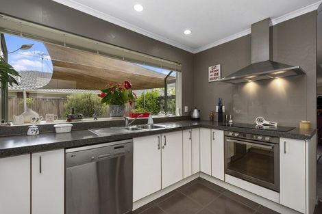 Photo of property in 32 Bramley Drive, Rototuna, Hamilton, 3210