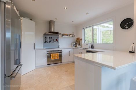 Photo of property in 23 Mervyn Kemp Drive, Tawa, Wellington, 5028