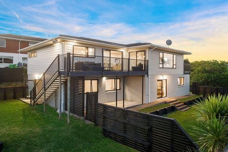 Photo of property in 15 Mcdowell Crescent, Hillcrest, Auckland, 0627