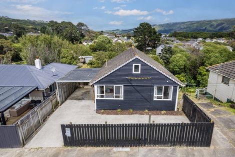 Photo of property in 20 Cornwall Crescent, Cannons Creek, Porirua, 5024