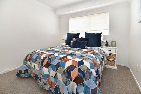 Photo of property in 106 Lakeside Drive, Orewa, 0931