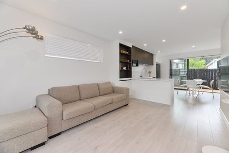 Photo of property in 4/35 Hogans Road, Glenfield, Auckland, 0629