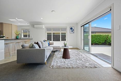 Photo of property in 1 Whitney Place, Rototuna North, Hamilton, 3210