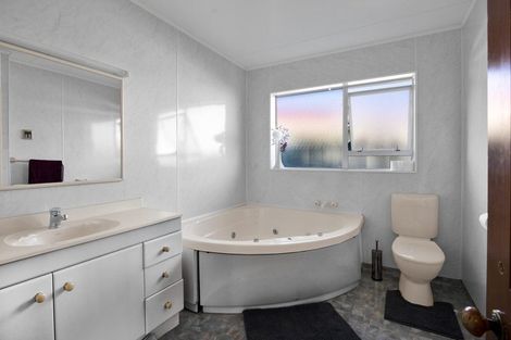 Photo of property in 11 Ponderosa Place, Opunake, 4616