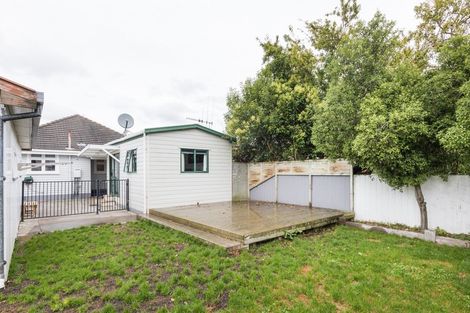 Photo of property in 19 Featherston Street, Takaro, Palmerston North, 4412