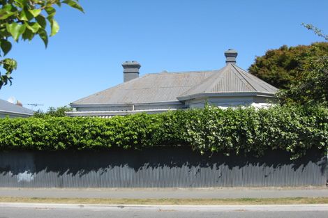 Photo of property in 102 Aikmans Road, Merivale, Christchurch, 8014