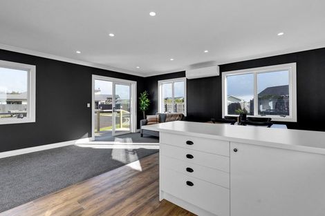 Photo of property in 20a Maple Crescent, Whalers Gate, New Plymouth, 4310