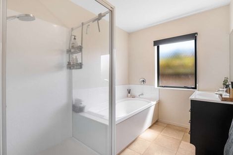 Photo of property in 16a George Crescent, Buckland, Pukekohe, 2677