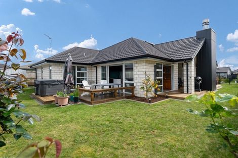 Photo of property in 10 Kaaka Street, Cambridge, 3434