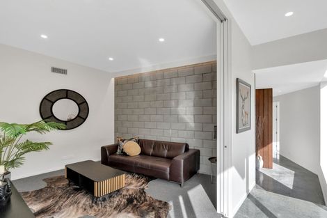 Photo of property in 13 Round Hill Rise, Cracroft, Christchurch, 8022