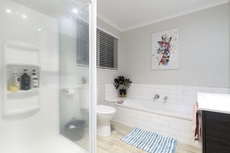 Photo of property in 69 Bert Wall Drive, Omokoroa, 3114