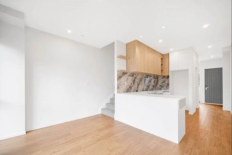 Photo of property in 3/32 Sunlands Drive, Manurewa, Auckland, 2102