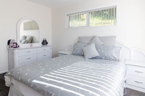 Photo of property in 91 Akaroa Drive, Maupuia, Wellington, 6022