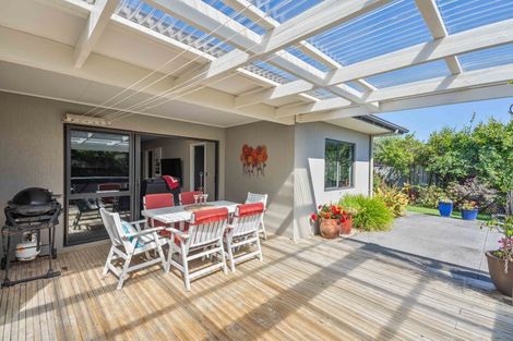 Photo of property in 4 Barbaras Way, Waikanae Beach, Waikanae, 5036