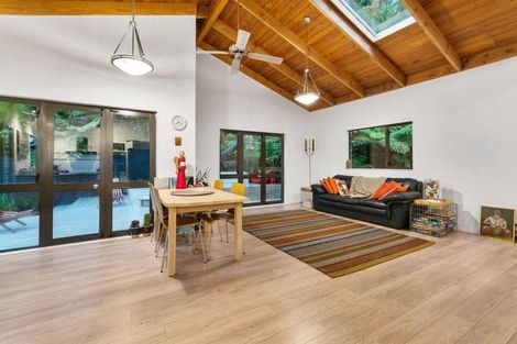 Photo of property in 24 Valley Road, Titirangi, Auckland, 0604