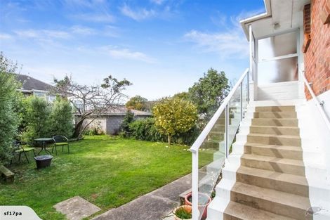 Photo of property in 2/17a Anzac Street, Takapuna, Auckland, 0622