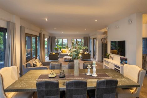 Photo of property in 15 Pastoral Lane, Hokowhitu, Palmerston North, 4410