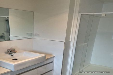 Photo of property in 2/67 Aviemore Drive, Highland Park, Auckland, 2010