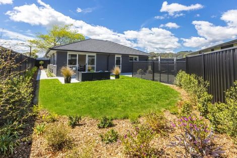 Photo of property in 12 Passchendaele Grove, Trentham, Upper Hutt, 5018