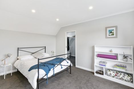 Photo of property in 2 Guadeloupe Crescent, Grenada Village, Wellington, 6037