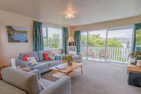 Photo of property in 25 Oak Avenue, Paremata, Porirua, 5024