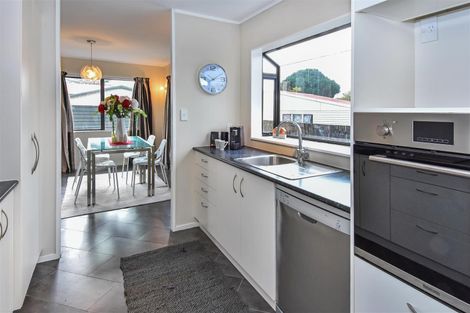 Photo of property in 7 Bill Phillip Place, Clendon Park, Auckland, 2103