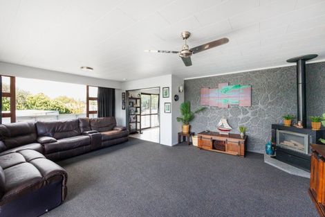 Photo of property in 16 Dunk Place, Milson, Palmerston North, 4414