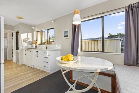 Photo of property in 20a Huia Avenue, Forest Lake, Hamilton, 3200