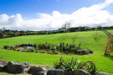 Photo of property in 265 Old North Road, Kumeu, 0892