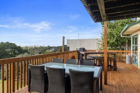 Photo of property in 315 Glenfield Road, Glenfield, Auckland, 0629