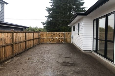 Photo of property in 35 Nobilo Road, Kumeu, 0810