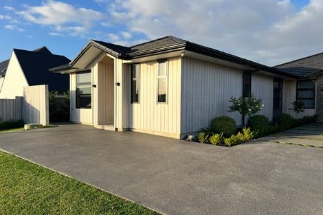 Photo of property in 16 Kelly Road, Riverhead, 0820