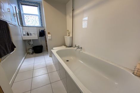 Photo of property in 156a Oriental Parade, Oriental Bay, Wellington, 6011