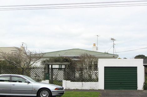 Photo of property in 23 Whiteley Street, Moturoa, New Plymouth, 4310