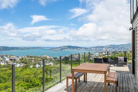 Photo of property in 42 Gurkha Crescent, Khandallah, Wellington, 6035