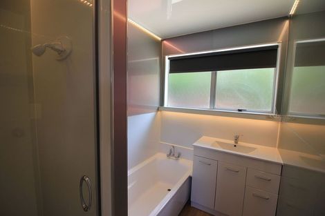 Photo of property in 16 Jayne Place, Torbay, Auckland, 0630