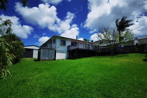Photo of property in 9 Sumich Place, West Harbour, Auckland, 0618