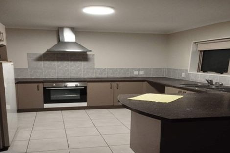 Photo of property in 28 Crossandra Drive, Mangere, Auckland, 2022