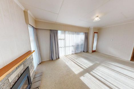 Photo of property in 6 Raglan Avenue, Cloverlea, Palmerston North, 4412