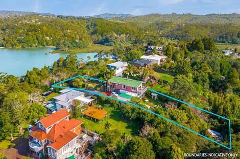 Photo of property in 22 Arapito Road, Titirangi, Auckland, 0604