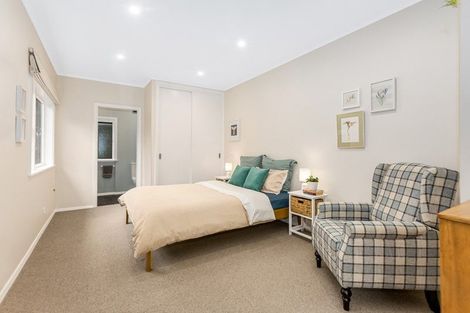 Photo of property in 107 Houghton Bay Road, Houghton Bay, Wellington, 6023