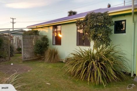 Photo of property in 5 Bluecliffs Beach Road, Papatotara, Tuatapere, 9691