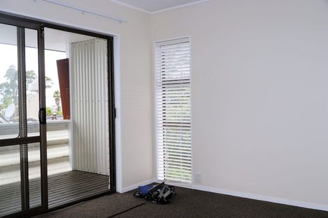 Photo of property in 1/79 Knights Road, Rothesay Bay, Auckland, 0630