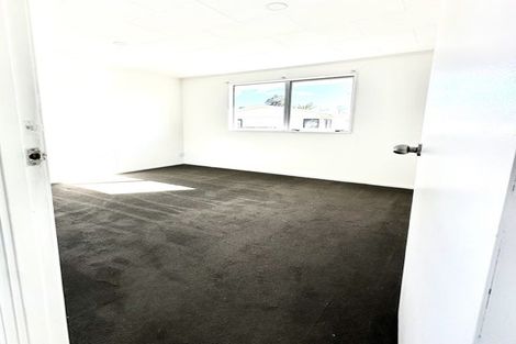 Photo of property in 2/18 Kennington Drive, Clendon Park, Auckland, 2103