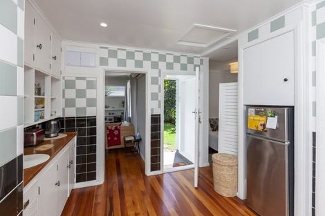 Photo of property in 46 Glen Road, Raumati South, Paraparaumu, 5032