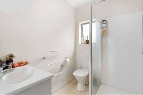 Photo of property in 14 Brashier Circle, Sunnyvale, Auckland, 0612